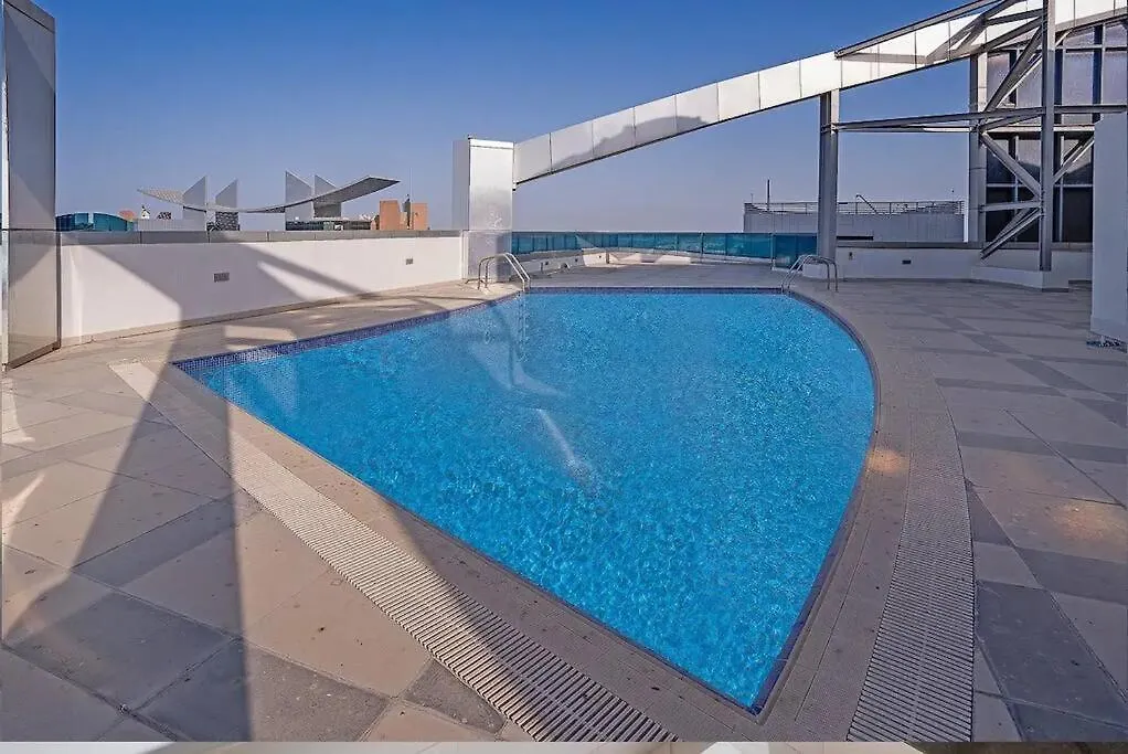 Large 3 Bedroom Apartment Beach Front أبو ظبي
